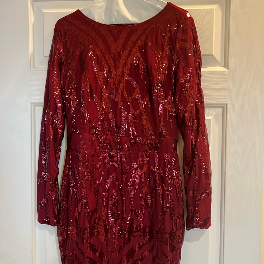 Beautiful Miss Ord - Burgundy formal dress- Size L